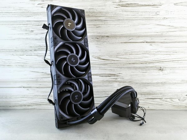 Comment mettre en place un système de sauvegarde automatisée pour les bases de données MongoDB?